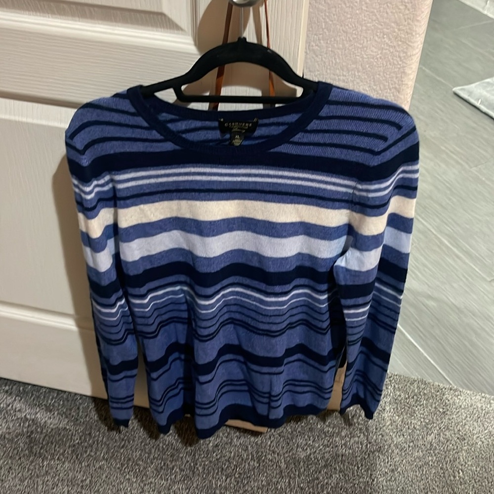 Gorgeous Cashmere sweater